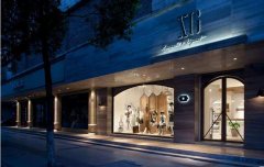 ���ô�28�A(y��)�y(li��n)�ָ߶�Ů�bѩ�����쾀�Ͼ���һ�w��������